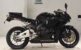 HONDA CBR600RR GEN 3 PC40