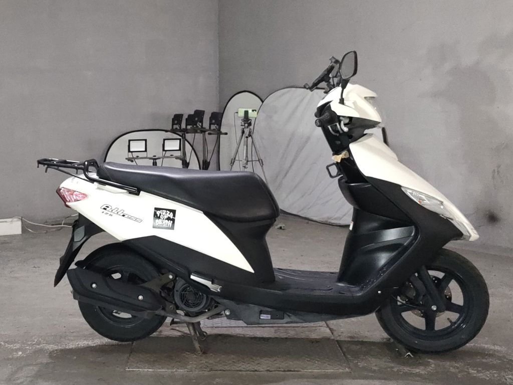 Фото Suzuki ADDRESS V125 с японского аукциона