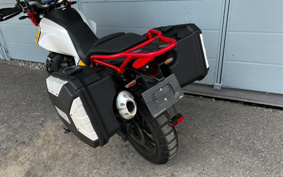 MOTO GUZZI V85 TT 2019 ZGUKW