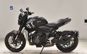 TRIUMPH TRIDENT 660 2023