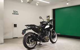 HUSQVARNA SVARTPILEN 401 2019