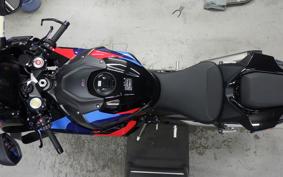 BMW M1000RR 2025
