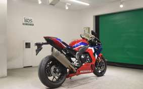 HONDA CBR1000RR R 2021 SC82