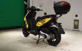 APRILIA SR125