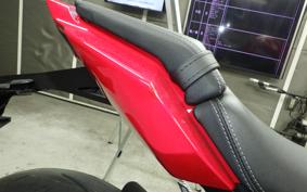 HONDA CBR650R E-Clutch 2025 RH17