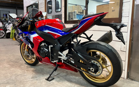 HONDA CBR1000RR-R FB SP 2023 SC82