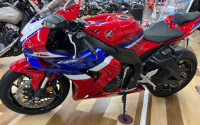 HONDA CBR1000RR-R FB 2024 SC82