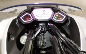 HONDA NM4 VULTUS -02 RC82