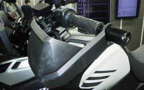 SUZUKI Vｽﾄﾛｰﾑ1000XTA 2005 VU51A