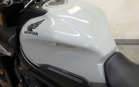 HONDA CB650R E-Clutch 2025 RH17