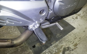 SUZUKI GSR250 2001