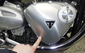 TRIUMPH BONNEVILLE T100 2018