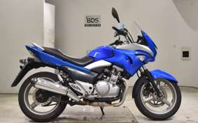 SUZUKI GSR250S 2013