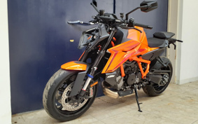 KTM 1390 SUPER DUKE R EVO V3940