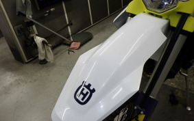 HUSQVARNA FE250