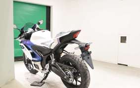 YAMAHA YZF-R25 A 2025 RG95J
