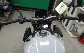 HONDA CB650R E-Clutch 2026 RH17