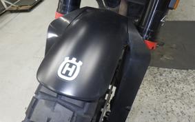 HUSQVARNA SVARTPILEN 125 1998