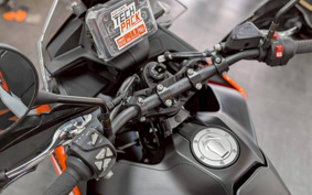 KTM 890 ADVENTURE	 R TS640