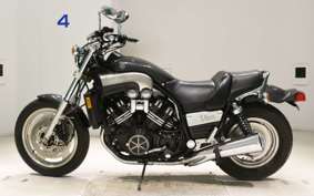 YAMAHA VMAX 2000