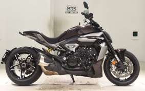 DUCATI XディアベルV4 2025