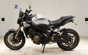 HONDA CB650R E-Clutch 2025 RH17