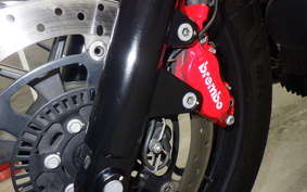 MOTO GUZZI V7 CARBON 2019