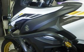 SUZUKI Vｽﾄﾛｰﾑ650XTA 2023 C733M
