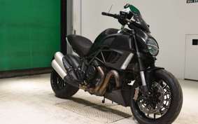 DUCATI DIAVEL 2011