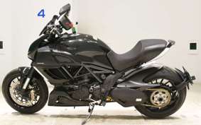 DUCATI DIAVEL 2011