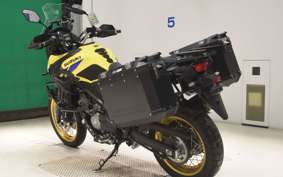SUZUKI DL650 ( V-Strom 650 ) XTA 2025 C733M