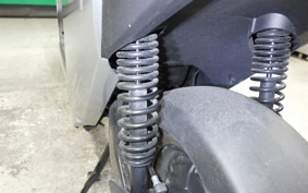 HONDA EM1 e: 2010 EF16