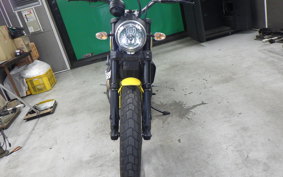 DUCATI SCRAMBLER ICON 2015