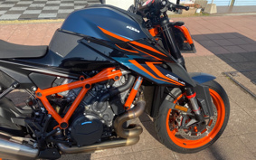 KTM 1290 SUPER DUKE-R 2022 V3940