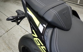 TRIUMPH STREET TRIPLE RS 2026