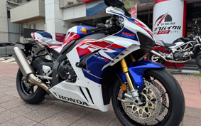 HONDA CBR1000RR-R FB SP 2023 SC82