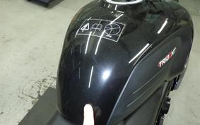 TRIUMPH TRIDENT 660 2025