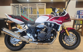 HONDA CB1300 SUPER  BOL DOR ABS 2025 SC54