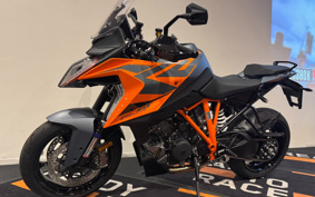 KTM 1290 SUPER DUKE GT V6940
