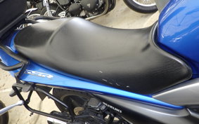 SUZUKI GSR250