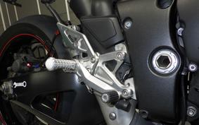 YAMAHA YZF-R1