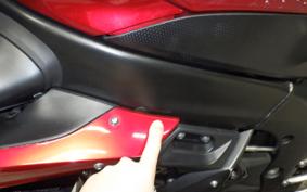 YAMAHA YZF-R1 2005