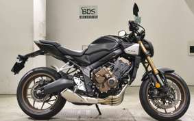 HONDA CB650R E-Clutch 2025 RH17