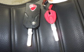 DUCATI DIAVEL Carbon 2011