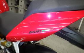 DUCATI STREETFIGHTER V2 2022