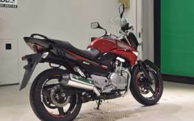 SUZUKI GSR250 2019