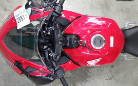 HONDA CBR650R E-Clutch 2025 RH17