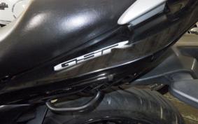 SUZUKI GSR250