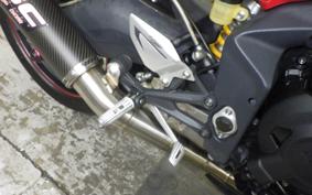 TRIUMPH DAYTONA 675 R 2015