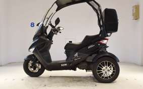 SYM RV200I TRIKE ヤネツキ